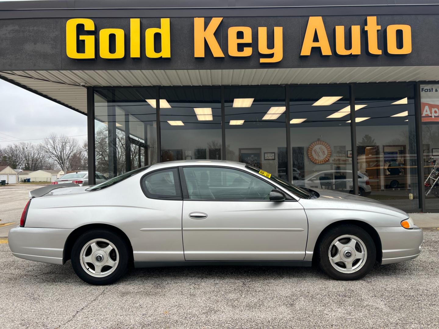 2005 Medium Gray Metallic Chevrolet Monte Carlo LS (2G1WW12E159) with an 3.4L V6 OHV 12V engine, 4-Speed Automatic transmission, located at 1633 W Kimberly, Davenport, IA, 52806, (563) 323-5341, 41.559456, -90.598732 - Photo#0